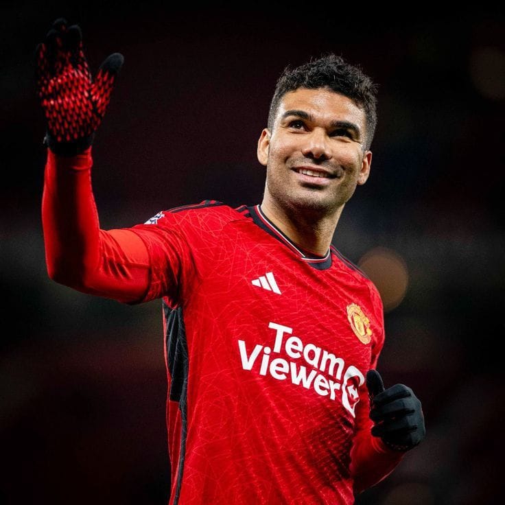 Casimiro Casemiro could reunite with former Real Madrid teammate Karim Benzema at Al Ittihad