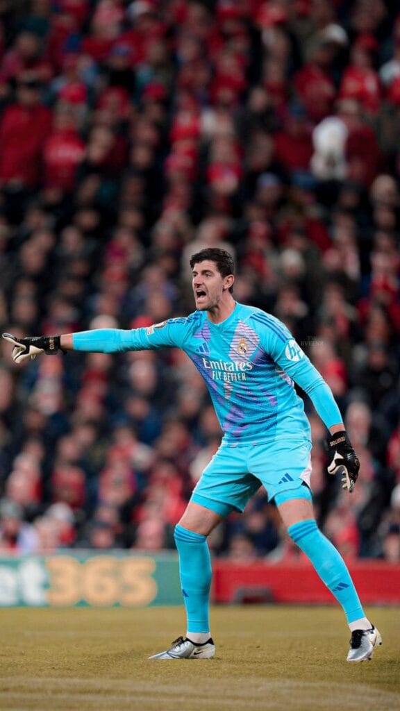 Thibaut Courtois signs new Real Madrid contract until 2027 Thibaut Courtois signs new Real Madrid contract until 2027