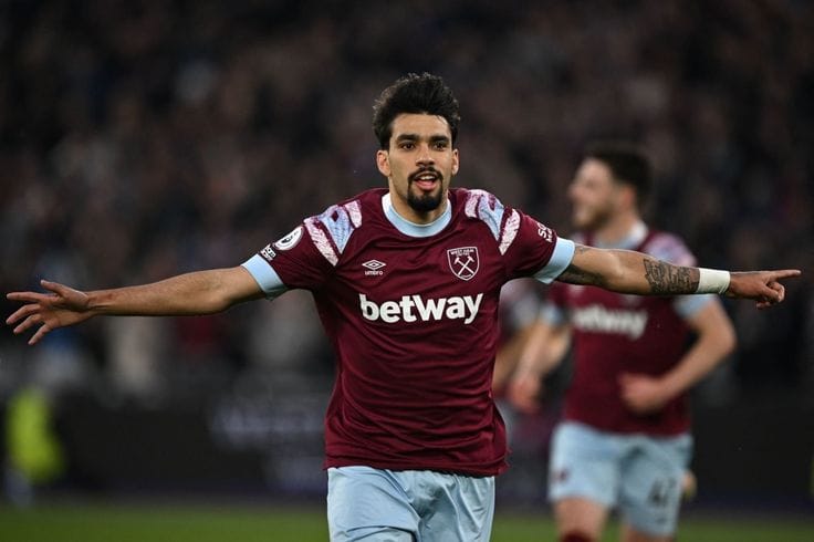Lucas Paquetá playing for West Ham United amid £50 million Aston Villa transfer news