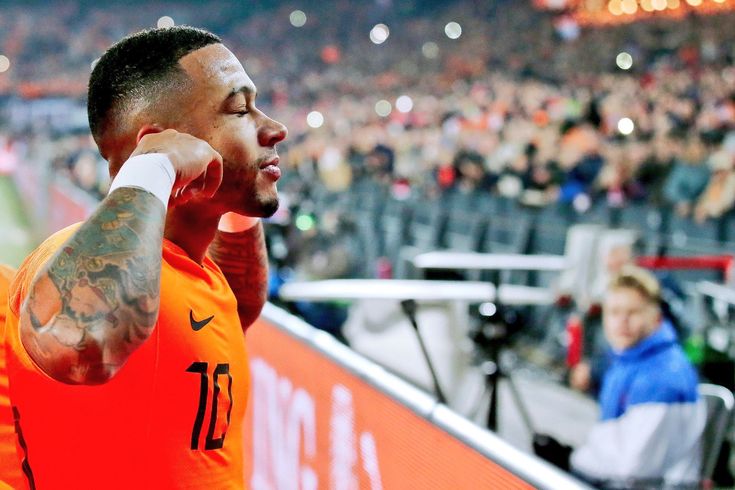 Memphis Depay wearing Netherlands jersey after becoming top goalscorer in Dutch national team history with 51 goals, Fabrizio Romano Instagram post.